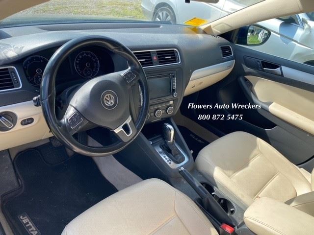 https://f005.backblazeb2.com/file/img-partshotlines-com/Inventory/EC176/Vehicle/114914_08.jpg