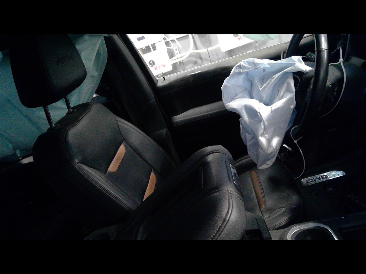 https://f005.backblazeb2.com/file/img-partshotlines-com/Inventory/EC684/Vehicle/15083_09.jpg