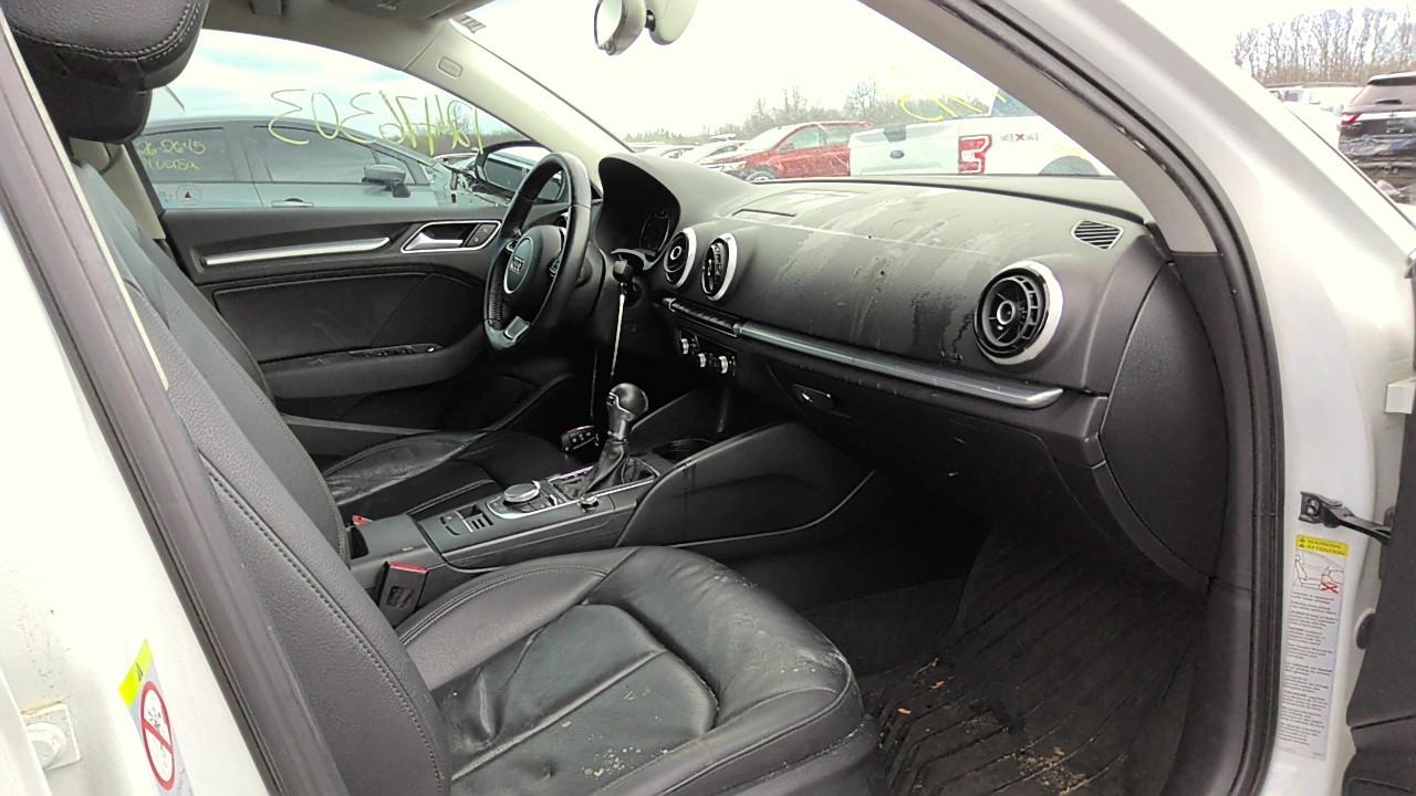 Vehicle/218744_06.jpg