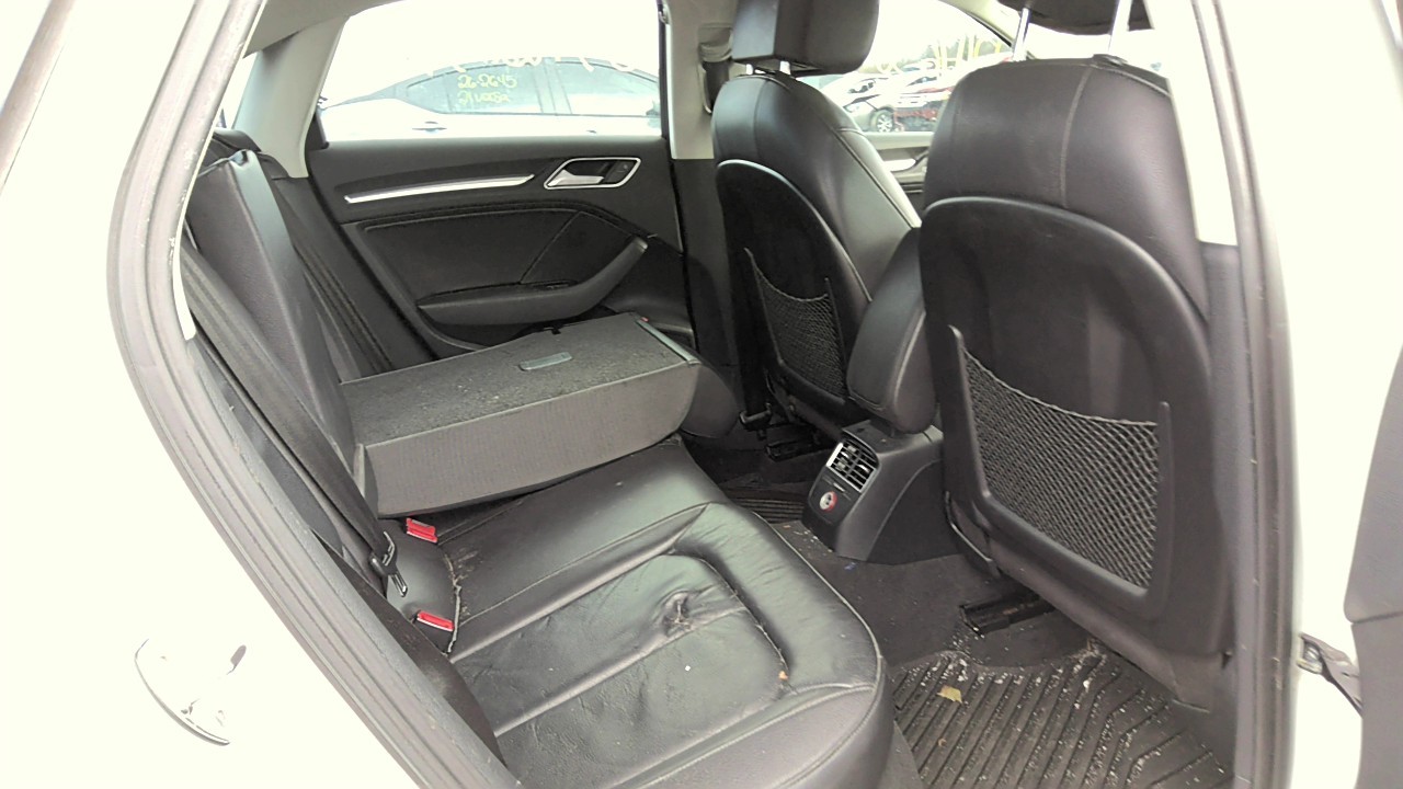 Vehicle/218744_07.jpg