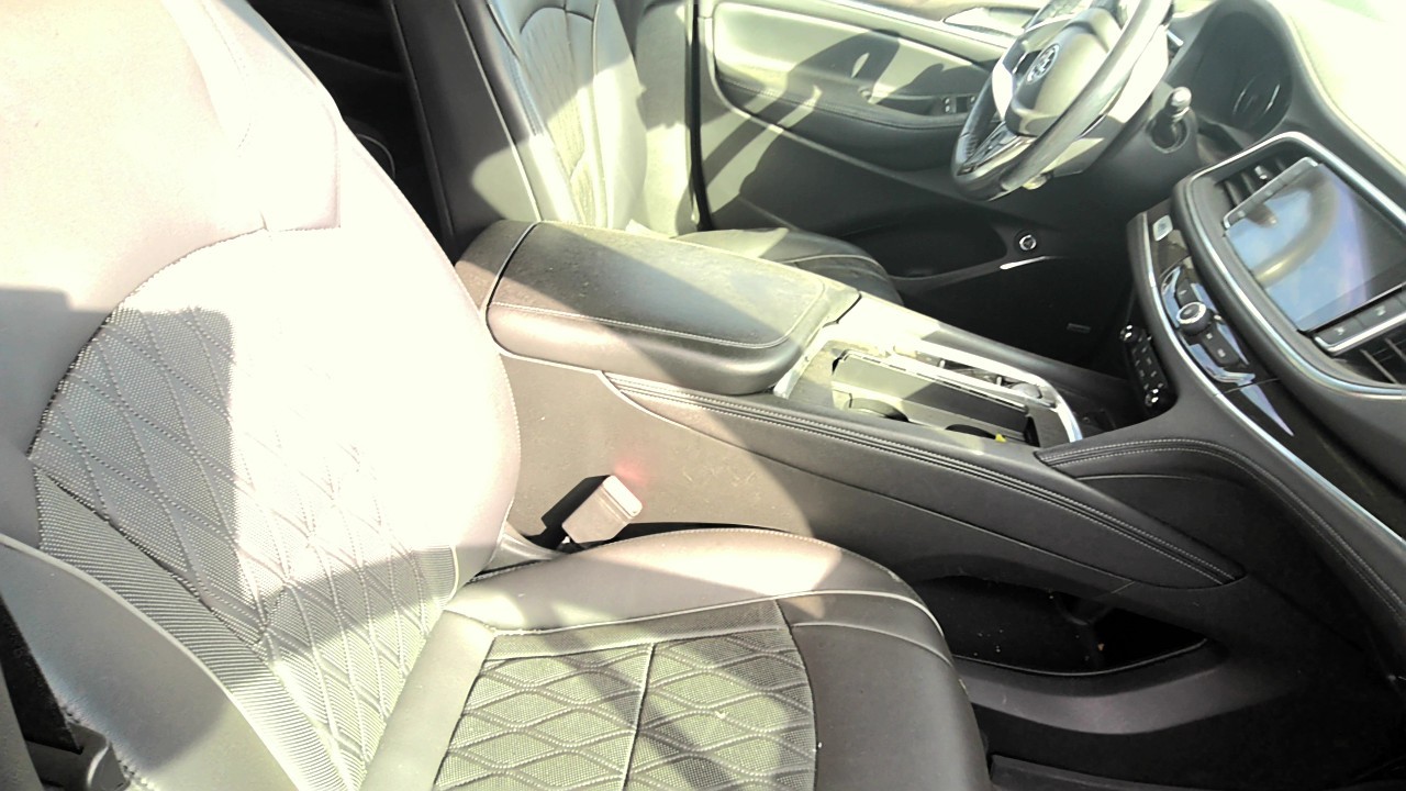 Vehicle/218909_06.jpg