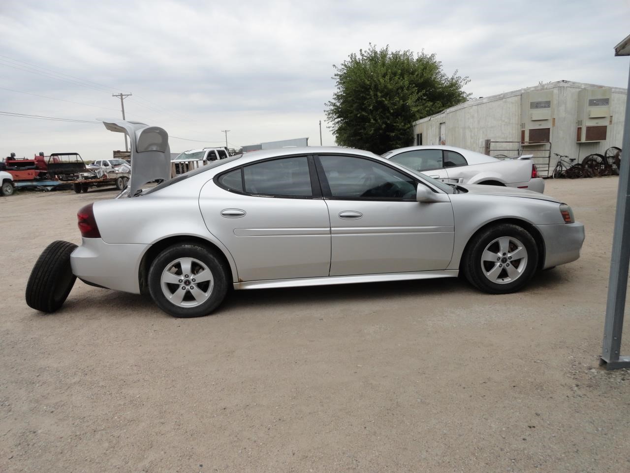 https://f005.backblazeb2.com/file/img-partshotlines-com/Inventory/EX232/Vehicle/11467_06.jpg