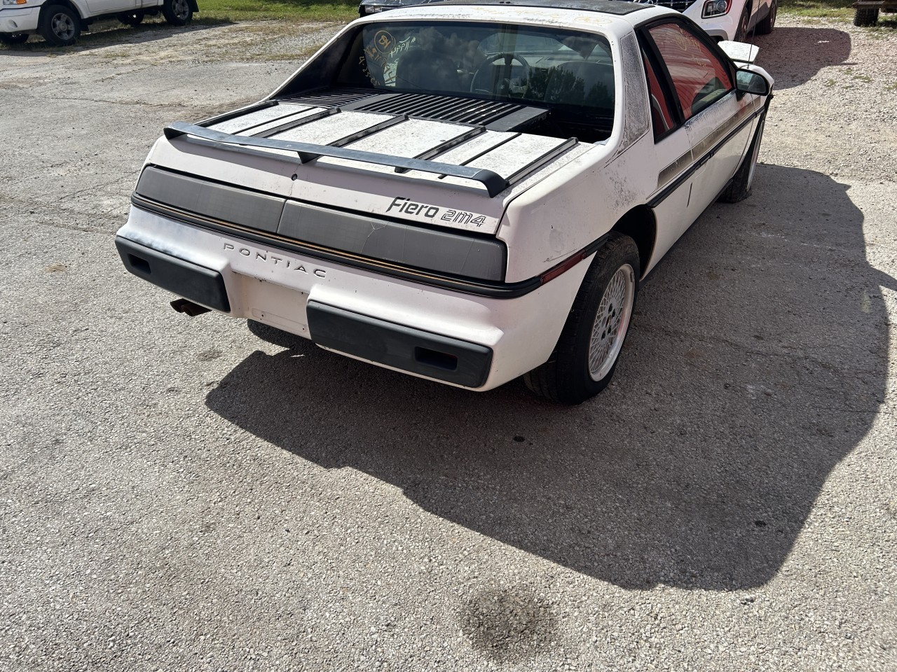 https://f005.backblazeb2.com/file/img-partshotlines-com/Inventory/EX304/Vehicle/28298_01.jpg