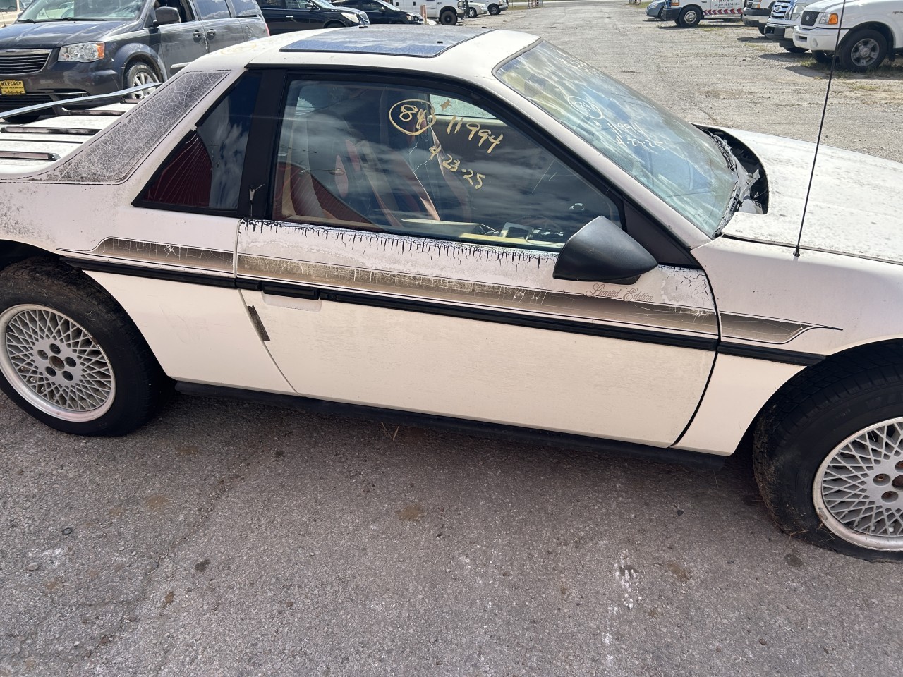 https://f005.backblazeb2.com/file/img-partshotlines-com/Inventory/EX304/Vehicle/28298_04.jpg