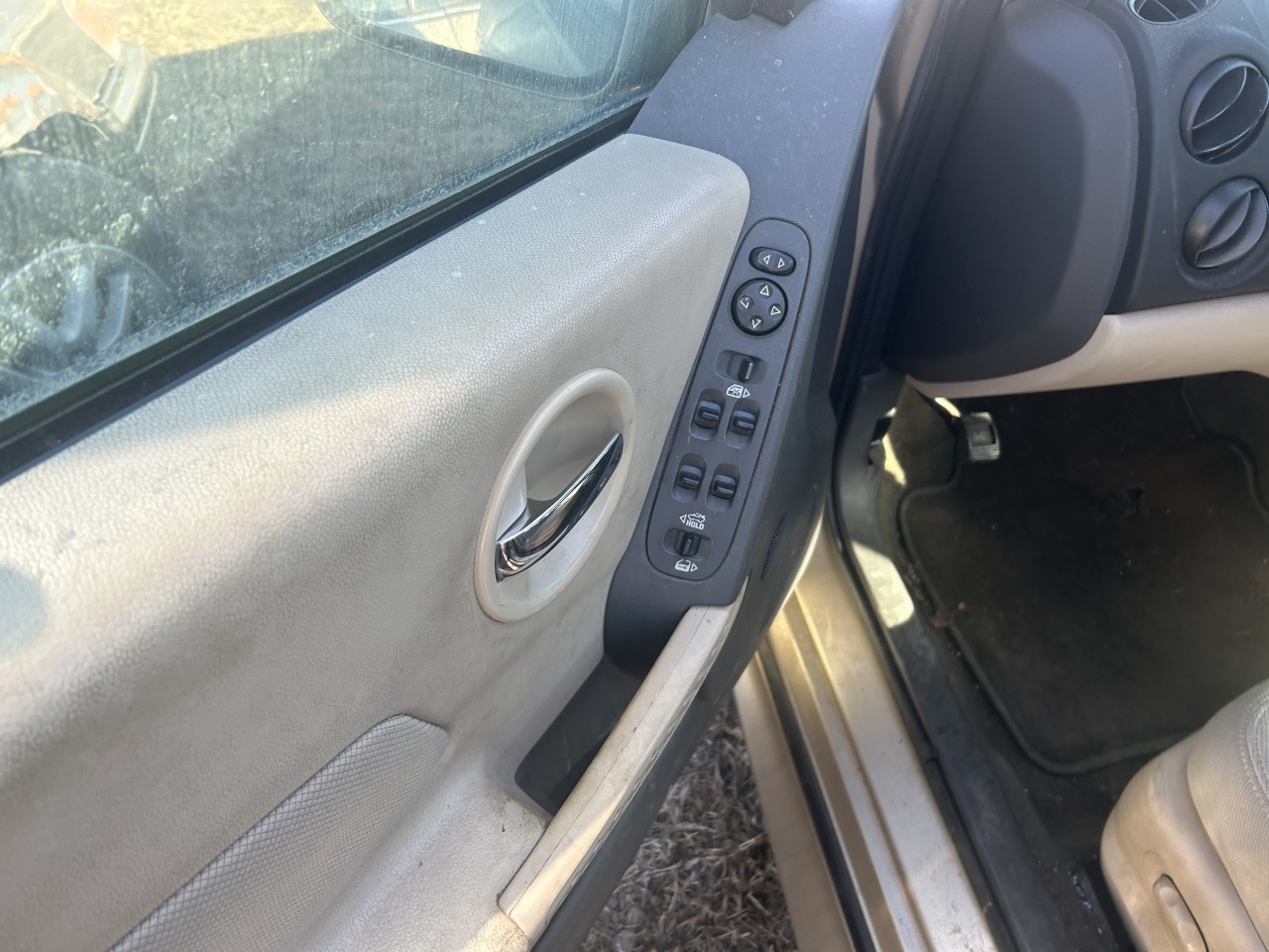 https://f005.backblazeb2.com/file/img-partshotlines-com/Inventory/EX304/Vehicle/29855_11.jpg