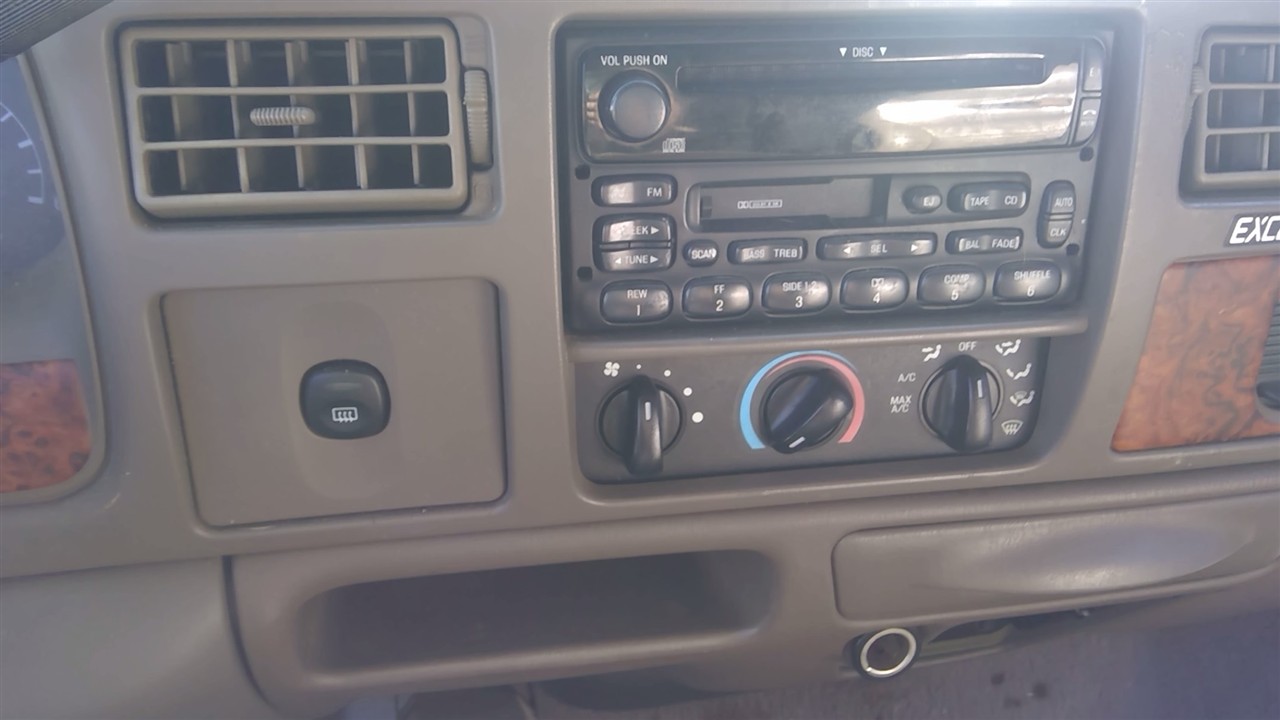 https://f005.backblazeb2.com/file/img-partshotlines-com/Inventory/EX366/Vehicle/10910_02.jpg