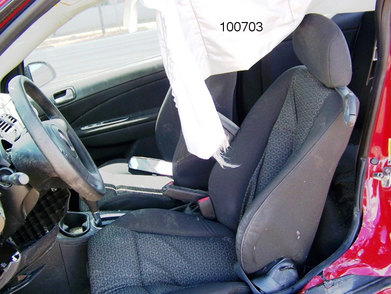 https://f005.backblazeb2.com/file/img-partshotlines-com/Inventory/EX44/Vehicle/8400_07.jpg