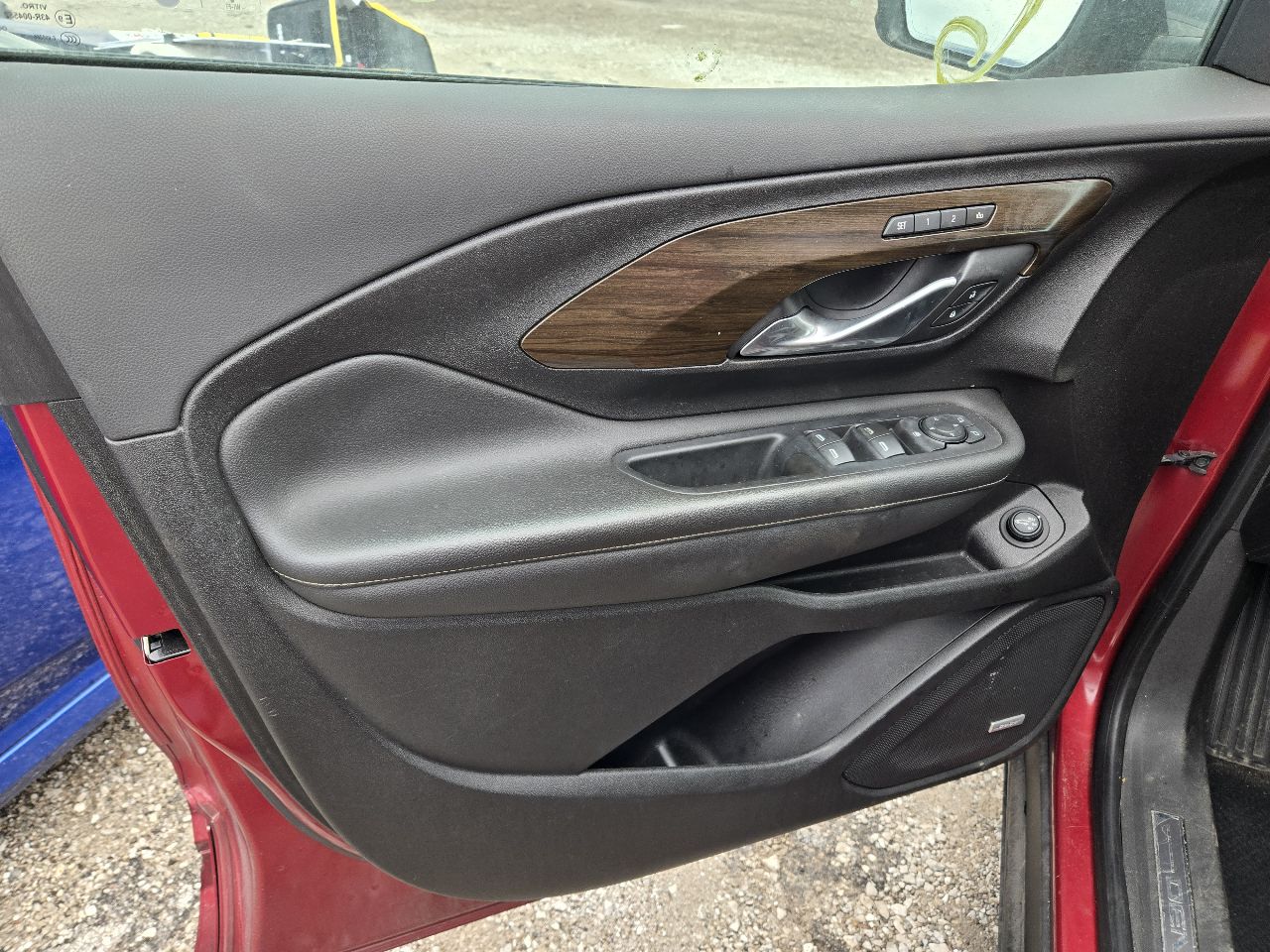 Vehicle/251767_12.jpg