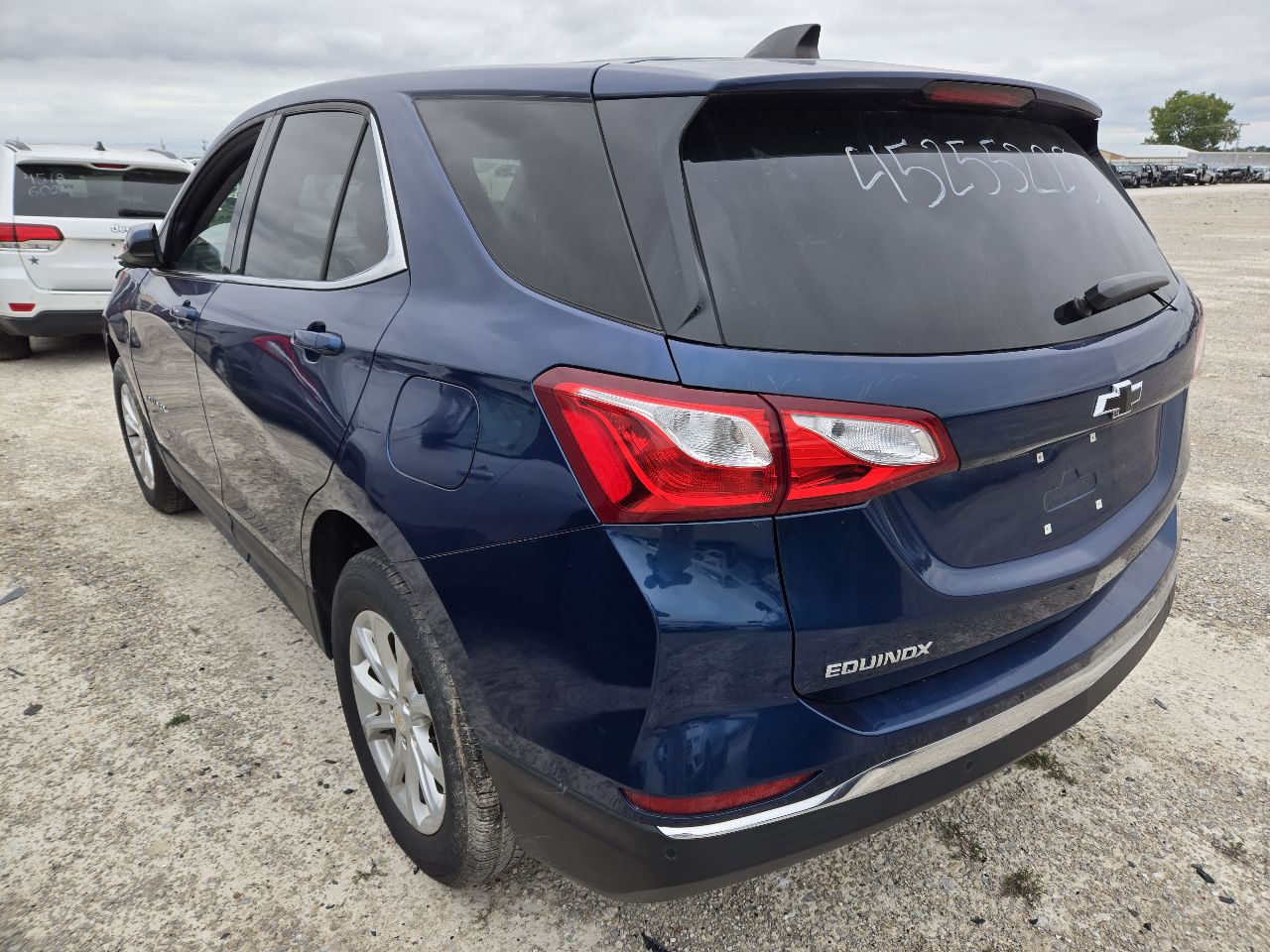 Vehicle/251888_06.jpg