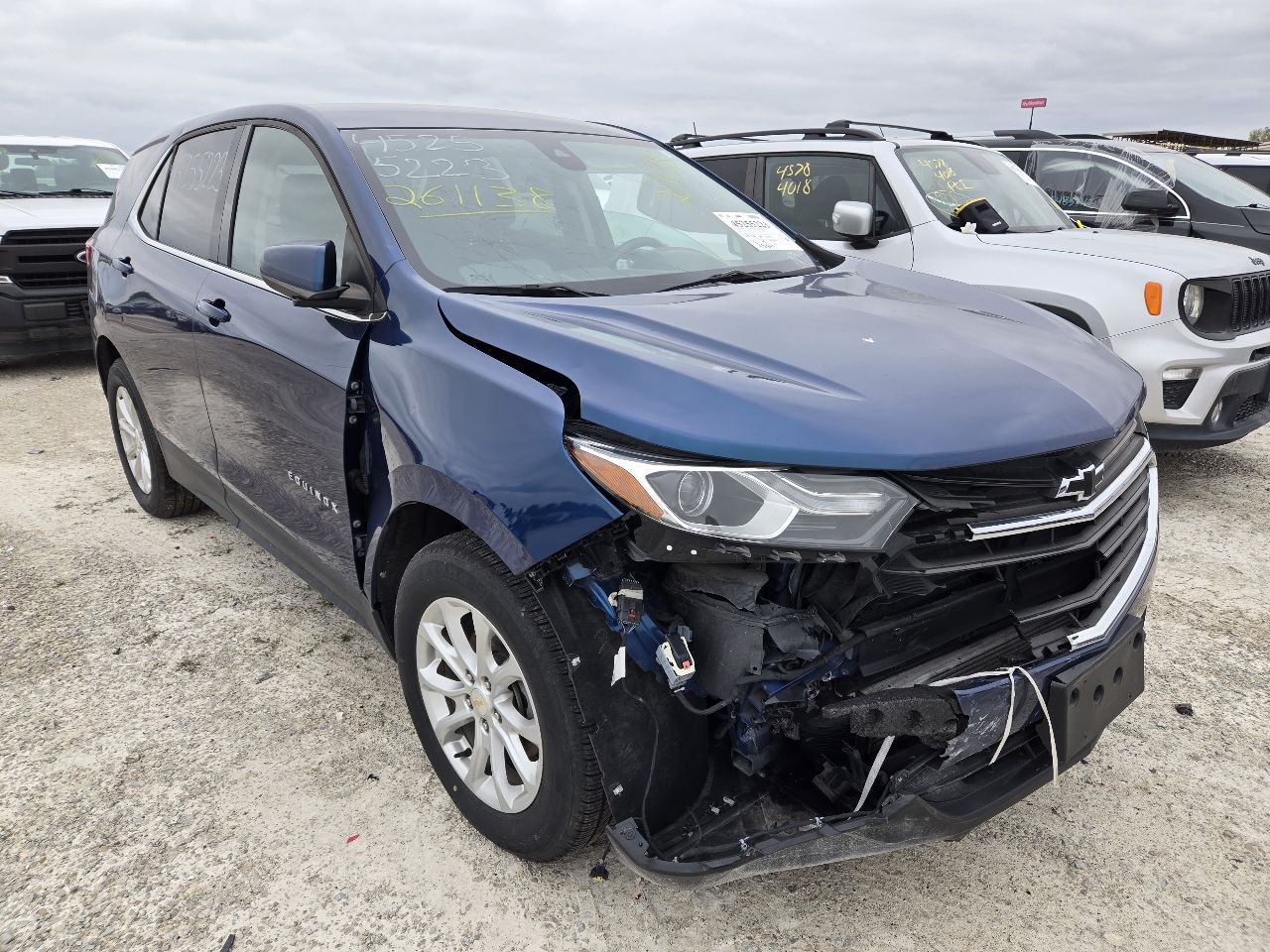 Vehicle/251888_12.jpg
