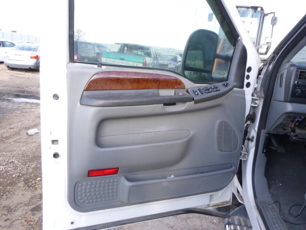 https://f005.backblazeb2.com/file/img-partshotlines-com/Inventory/EX465/Vehicle/68199_11.jpg