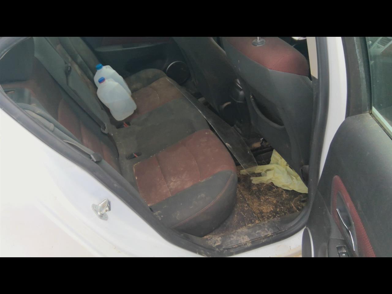 https://f005.backblazeb2.com/file/img-partshotlines-com/Inventory/EX619/Vehicle/25174_10.jpg