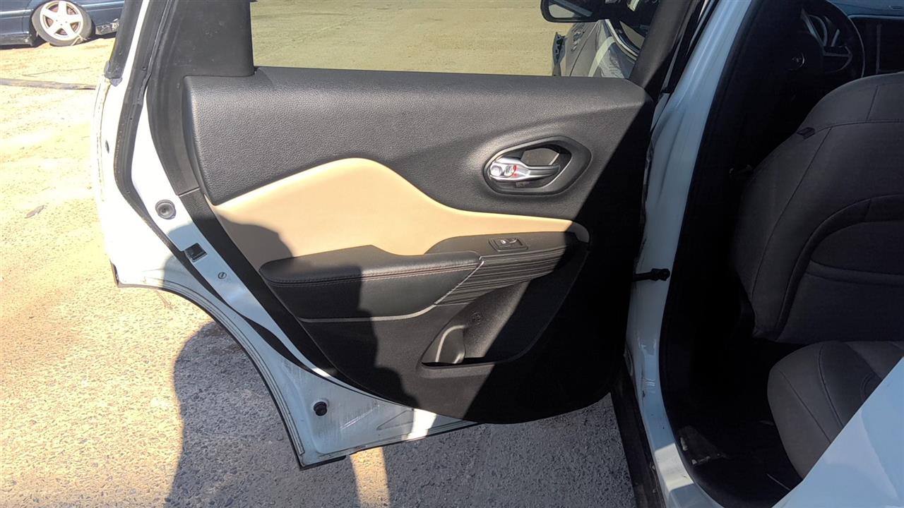 https://f005.backblazeb2.com/file/img-partshotlines-com/Inventory/EX619/Vehicle/25419_09.jpg