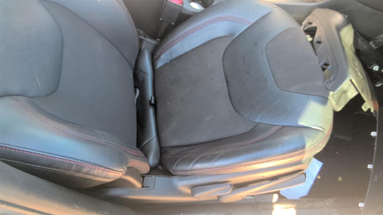 https://f005.backblazeb2.com/file/img-partshotlines-com/Inventory/EX619/Vehicle/25560_11.jpg