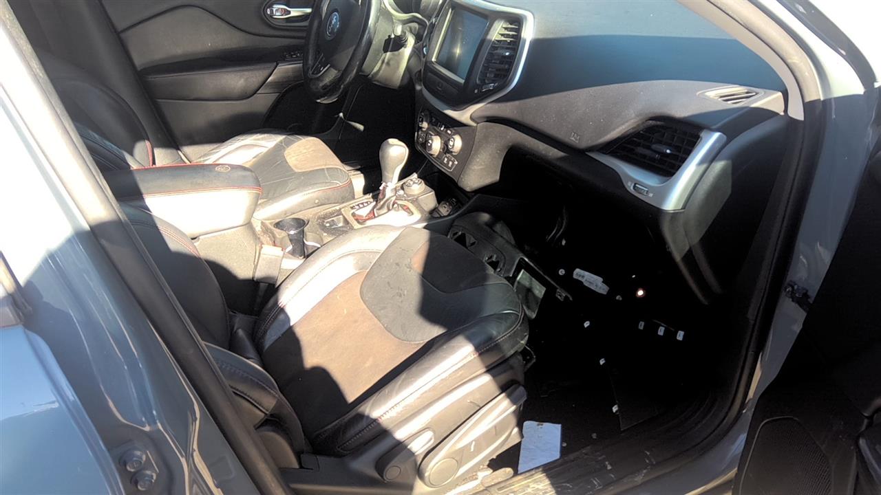 https://f005.backblazeb2.com/file/img-partshotlines-com/Inventory/EX619/Vehicle/25560_12.jpg