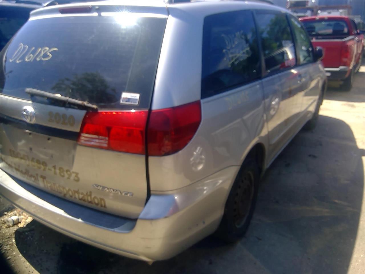 https://f005.backblazeb2.com/file/img-partshotlines-com/Inventory/EX641/Vehicle/23918_11.jpg