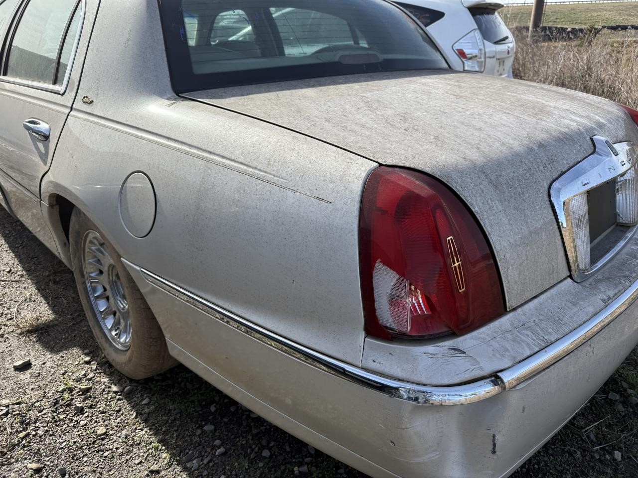 https://f005.backblazeb2.com/file/img-partshotlines-com/Inventory/EX767/Vehicle/8939_07.jpg