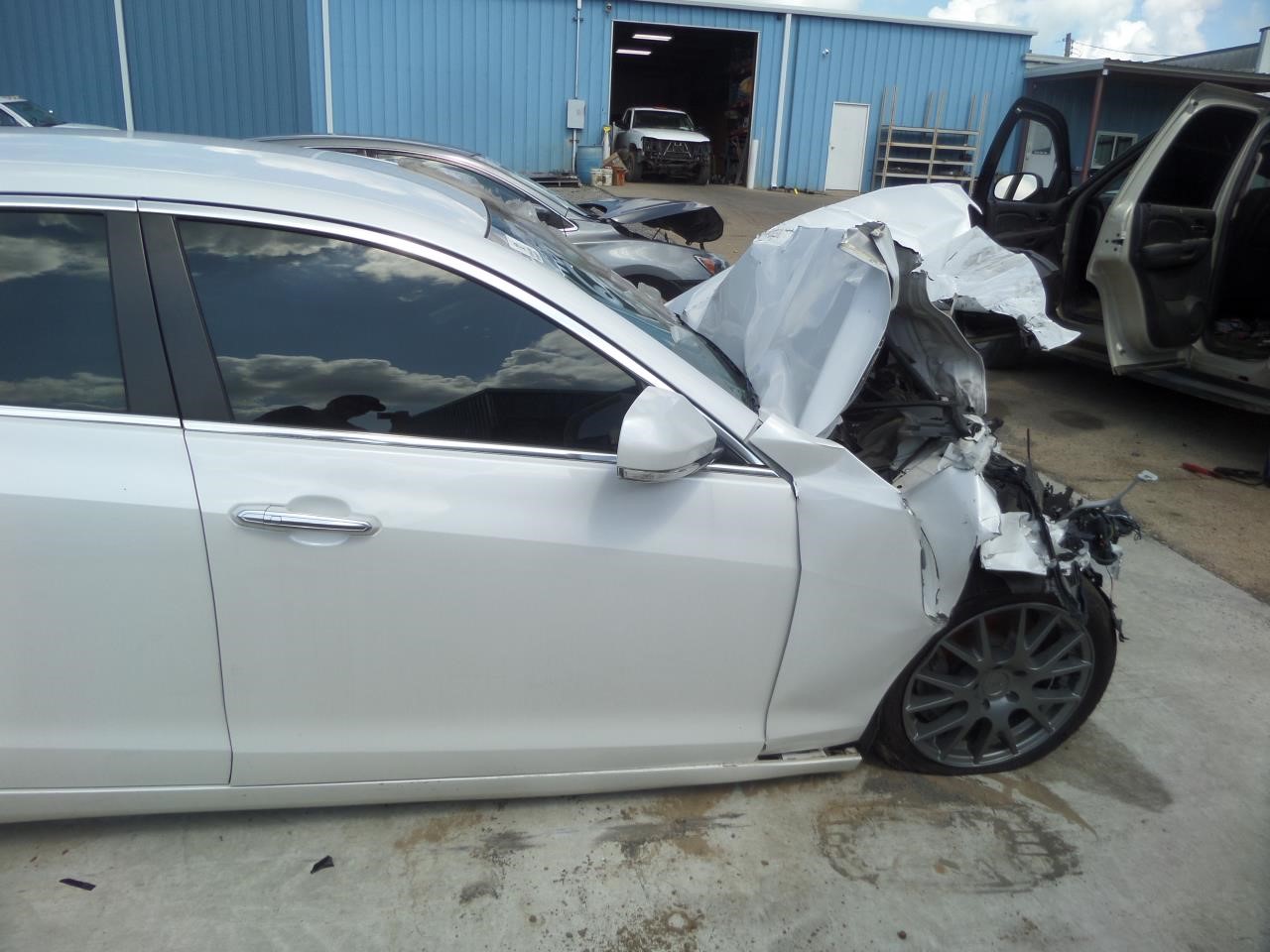 https://f005.backblazeb2.com/file/img-partshotlines-com/Inventory/EX865/Vehicle/14714_11.jpg