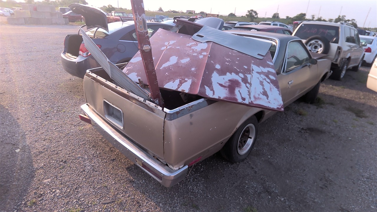 https://f005.backblazeb2.com/file/img-partshotlines-com/Inventory/EX921/Vehicle/8407_07.jpg