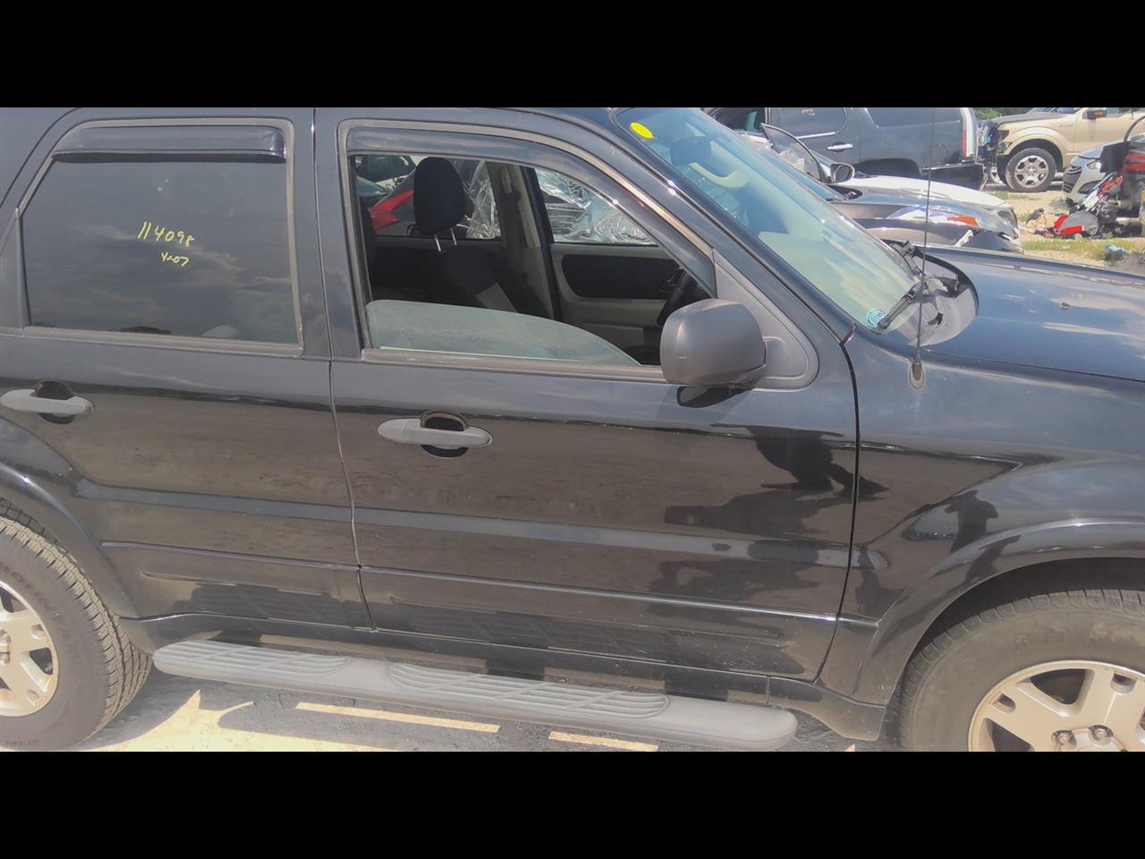 https://f005.backblazeb2.com/file/img-partshotlines-com/Inventory/EX94/Vehicle/161200_07.jpg