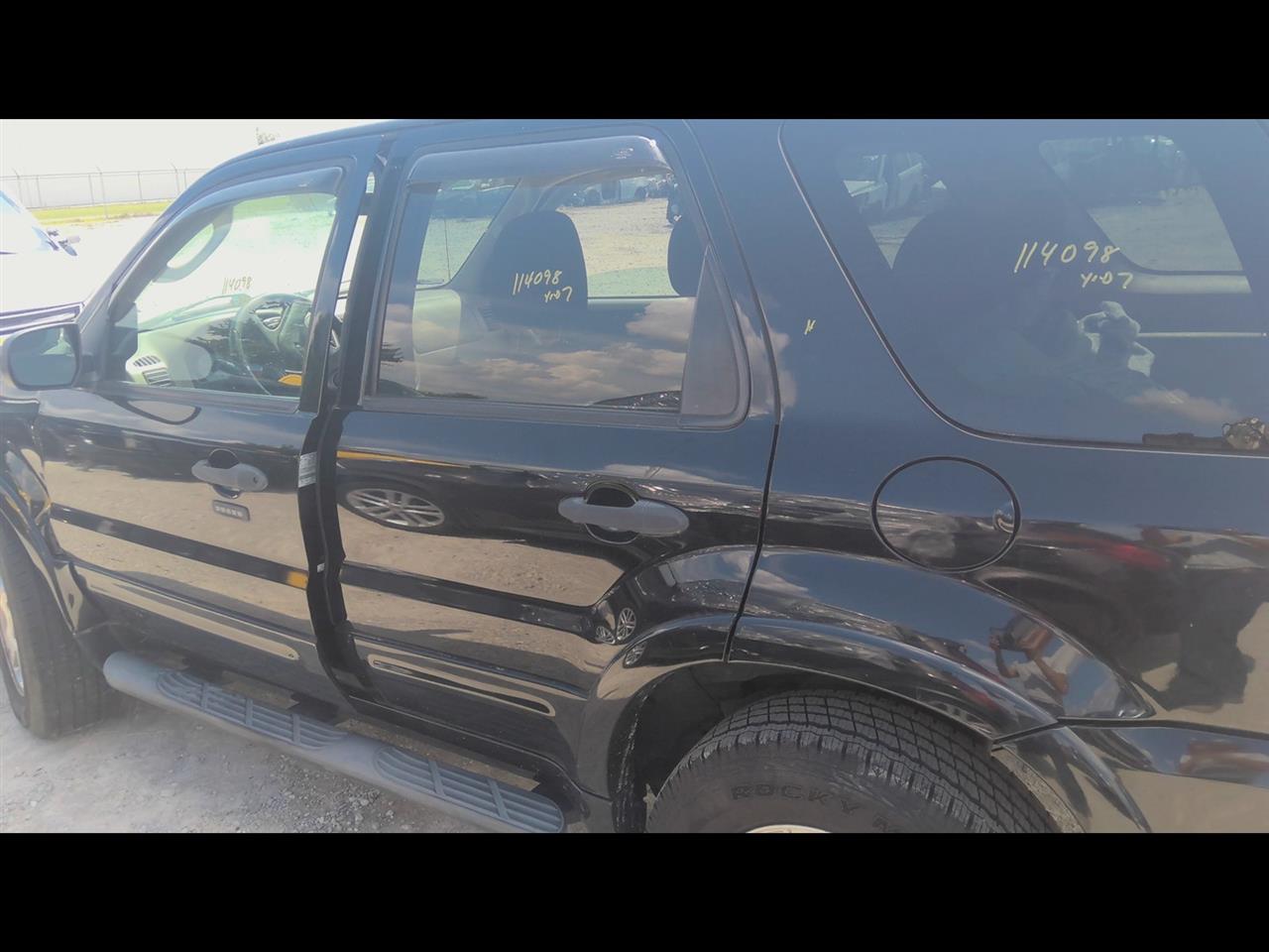 https://f005.backblazeb2.com/file/img-partshotlines-com/Inventory/EX94/Vehicle/161200_12.jpg