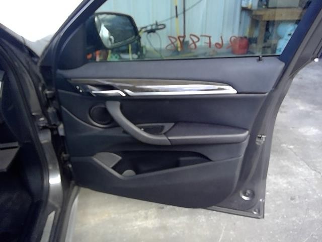 Vehicle/107188_06.jpg
