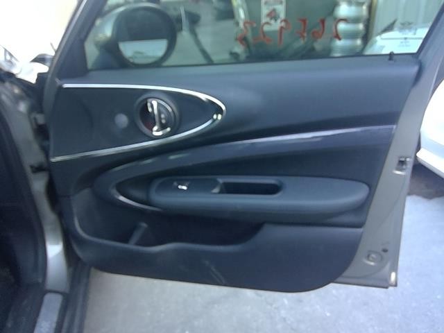 Vehicle/107326_06.jpg