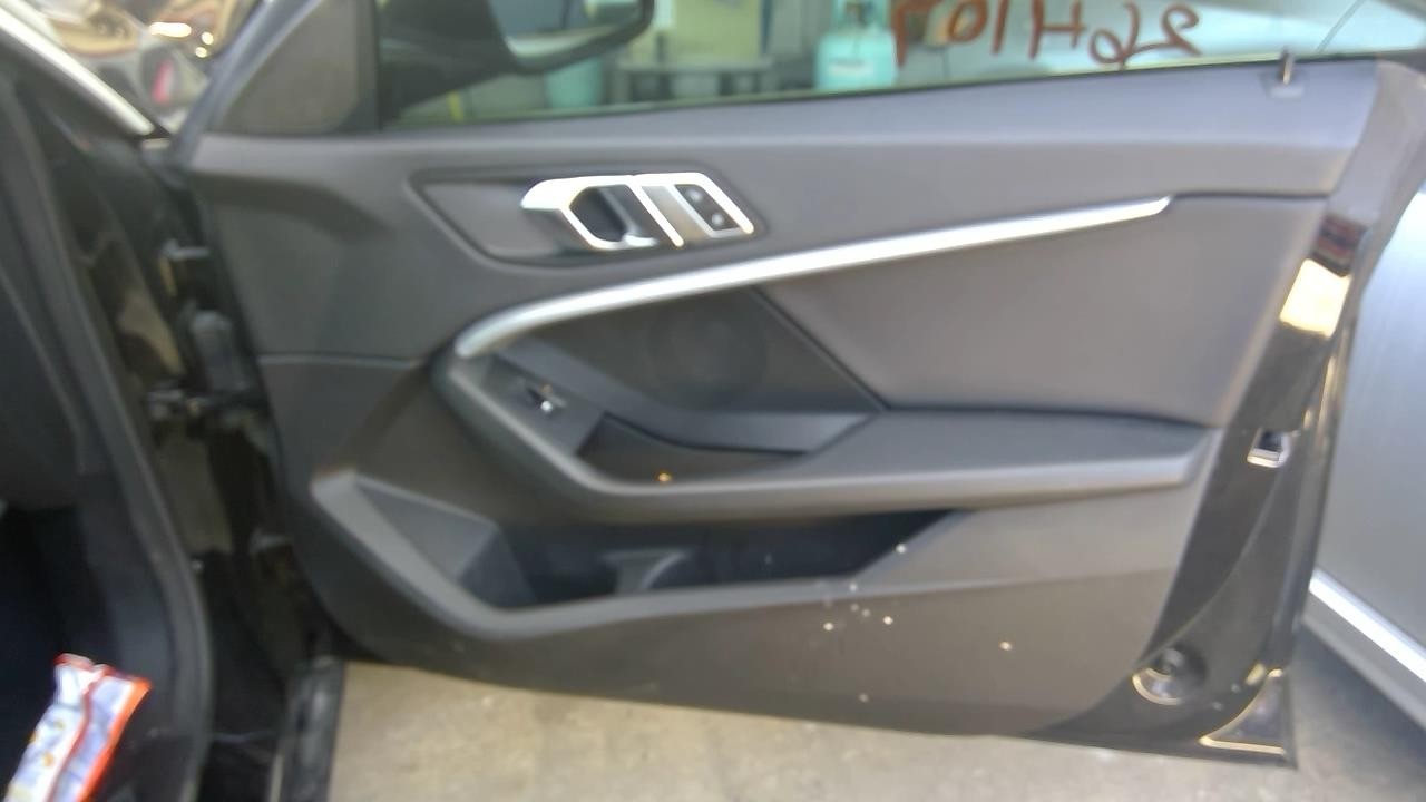 Vehicle/108024_06.jpg