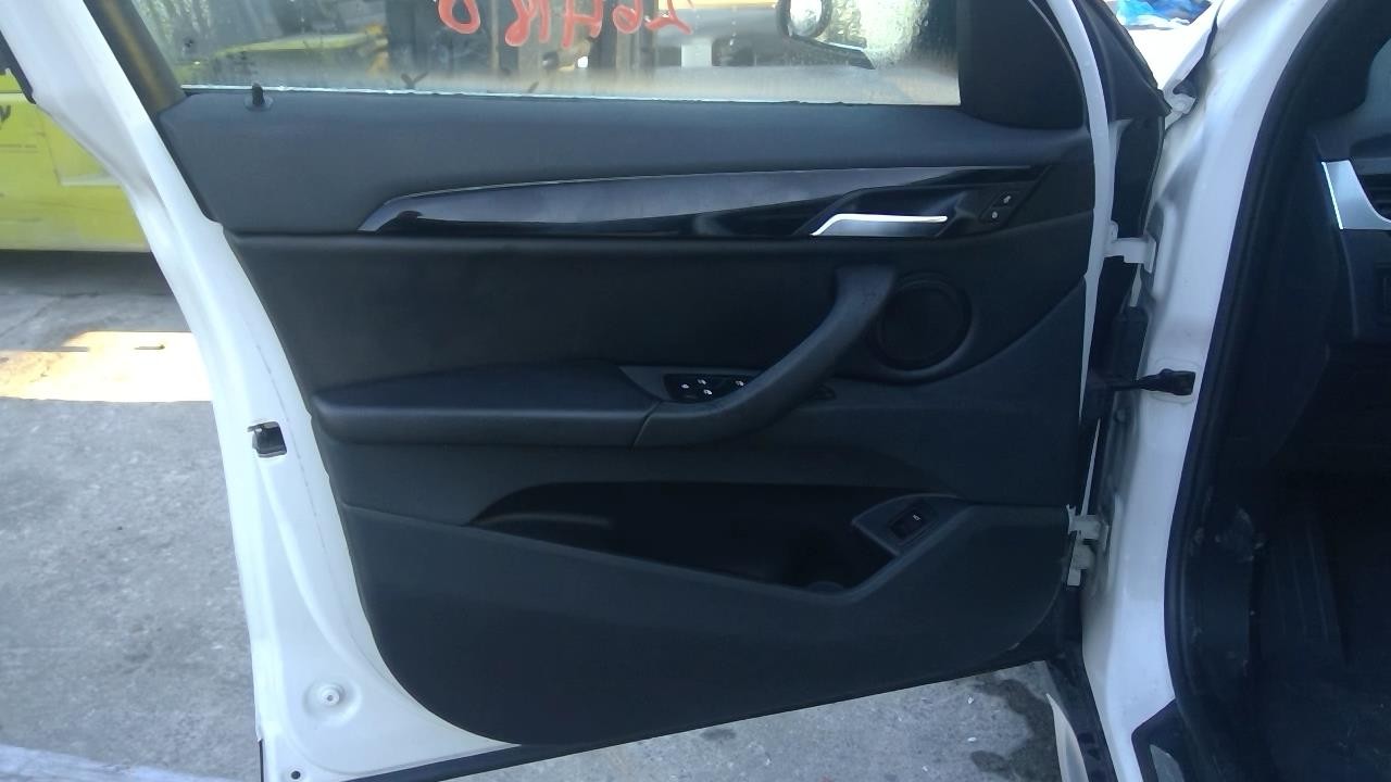 Vehicle/108274_04.jpg