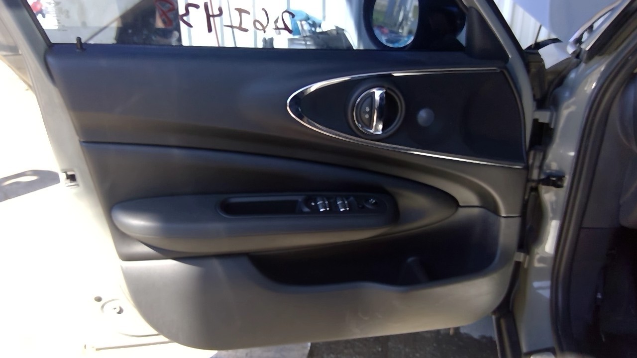 Vehicle/108974_03.jpg