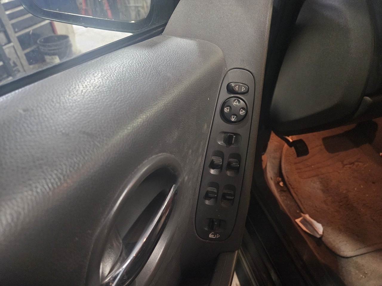 https://f005.backblazeb2.com/file/img-partshotlines-com/Inventory/MA176/Vehicle/7562_05.jpg