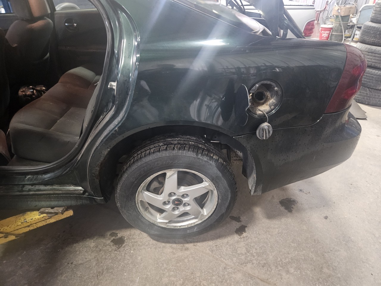 https://f005.backblazeb2.com/file/img-partshotlines-com/Inventory/MA176/Vehicle/7562_09.jpg