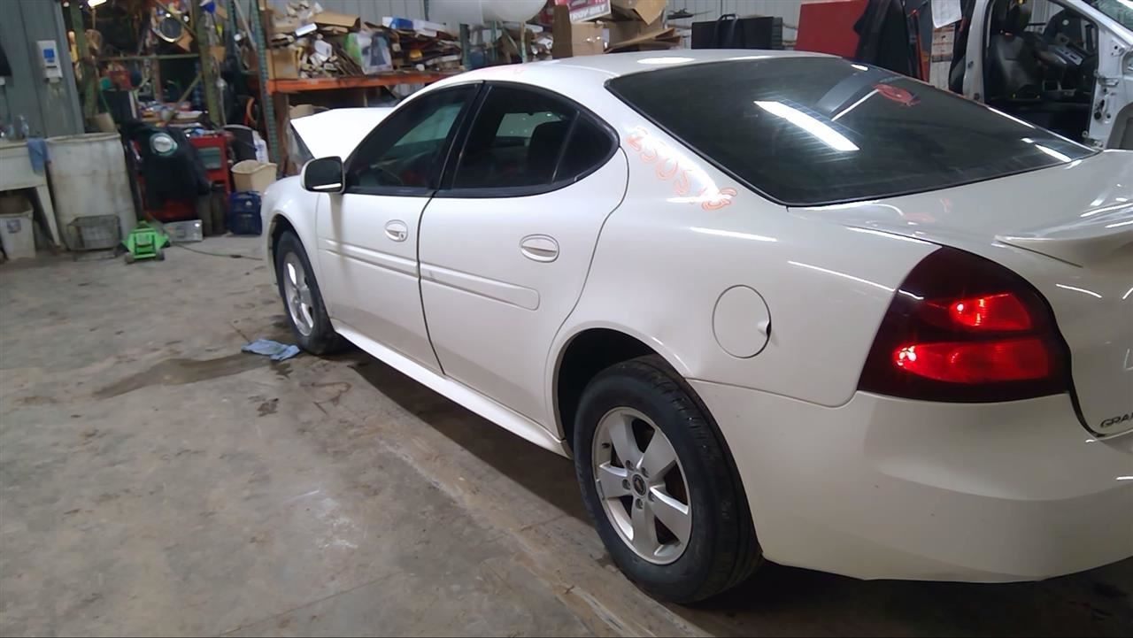 https://f005.backblazeb2.com/file/img-partshotlines-com/Inventory/MA178/Vehicle/9266_05.jpg