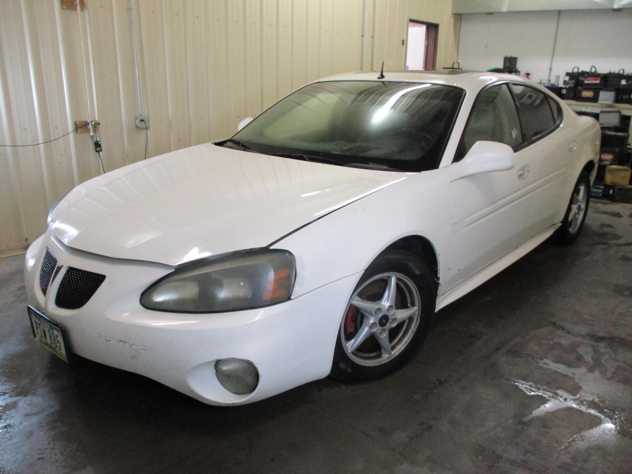 https://f005.backblazeb2.com/file/img-partshotlines-com/Inventory/MA185/Vehicle/106596_01.jpg