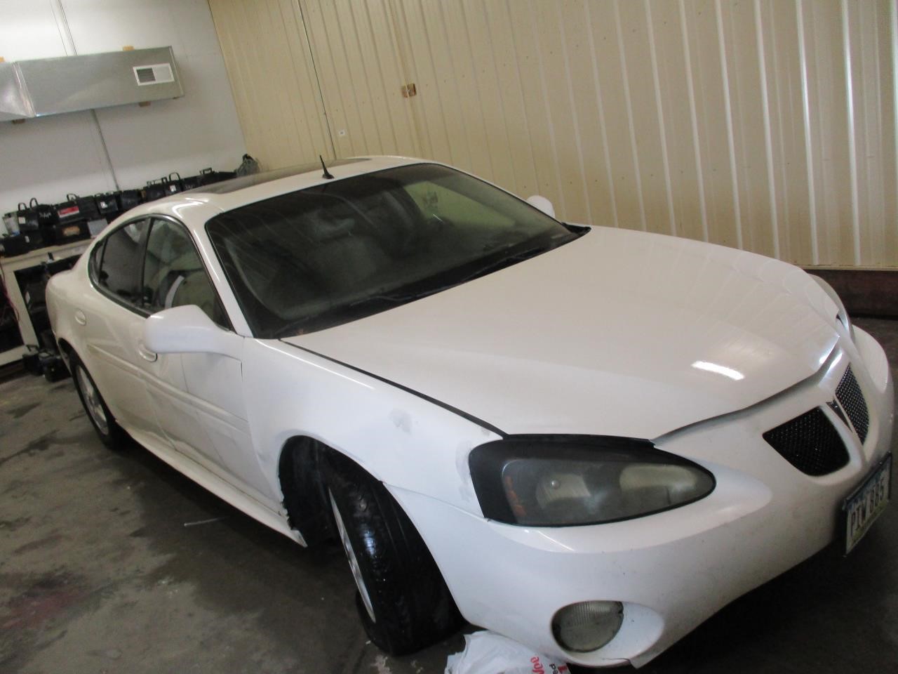 https://f005.backblazeb2.com/file/img-partshotlines-com/Inventory/MA185/Vehicle/106596_07.jpg