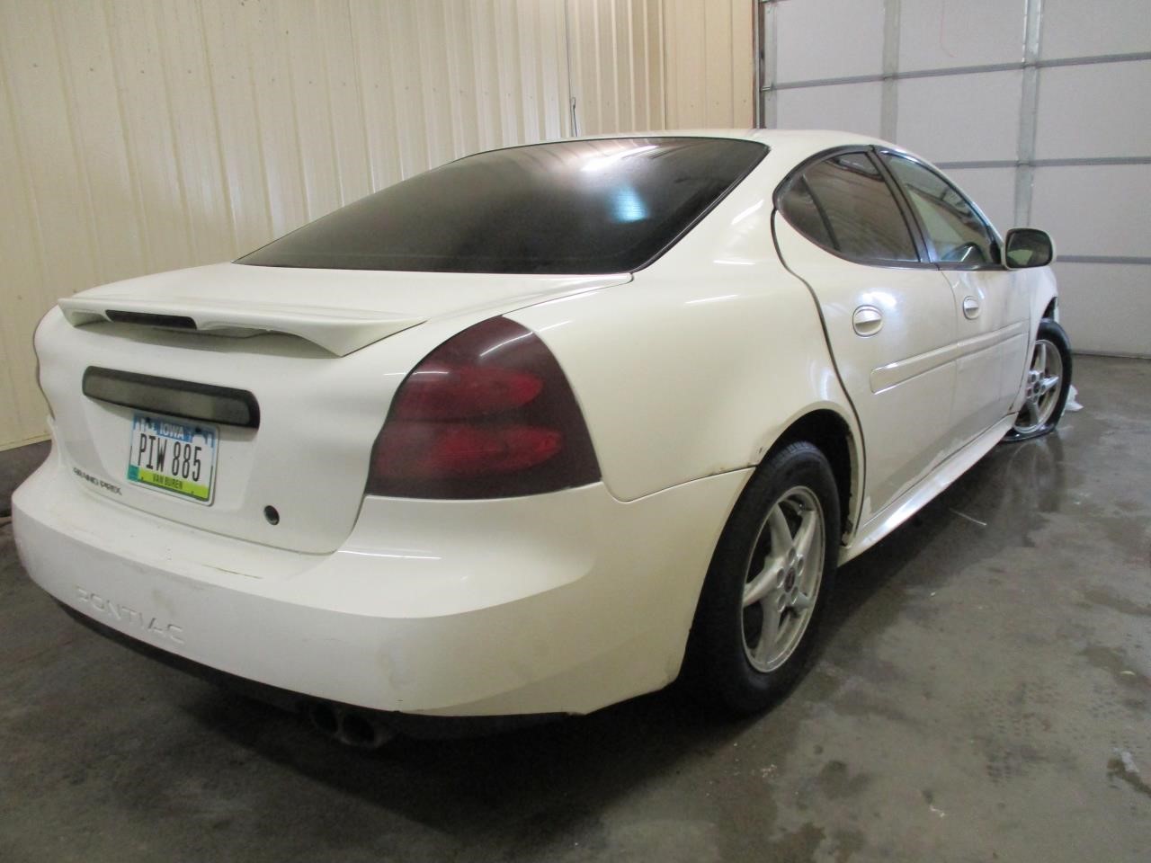 https://f005.backblazeb2.com/file/img-partshotlines-com/Inventory/MA185/Vehicle/106596_08.jpg