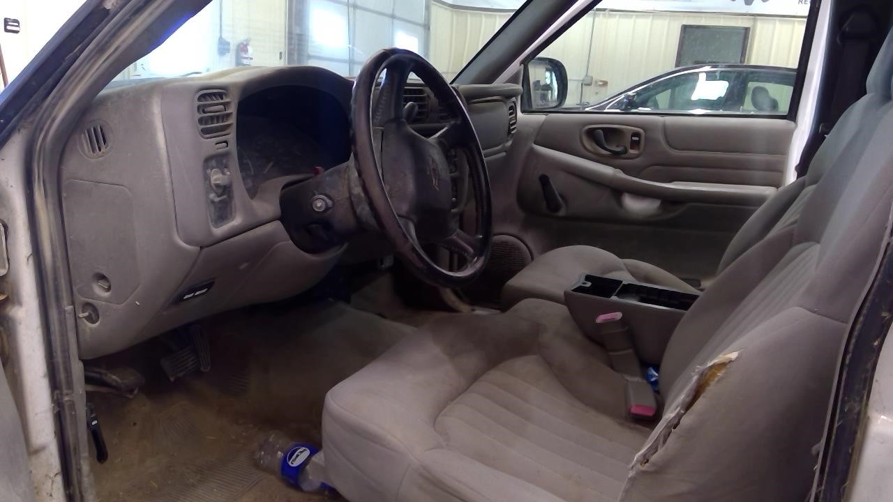 https://f005.backblazeb2.com/file/img-partshotlines-com/Inventory/MA185/Vehicle/110330_04.jpg