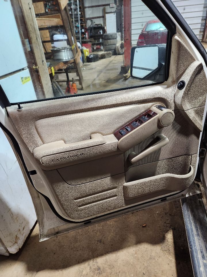 https://f005.backblazeb2.com/file/img-partshotlines-com/Inventory/MA385/Vehicle/10723_12.jpg
