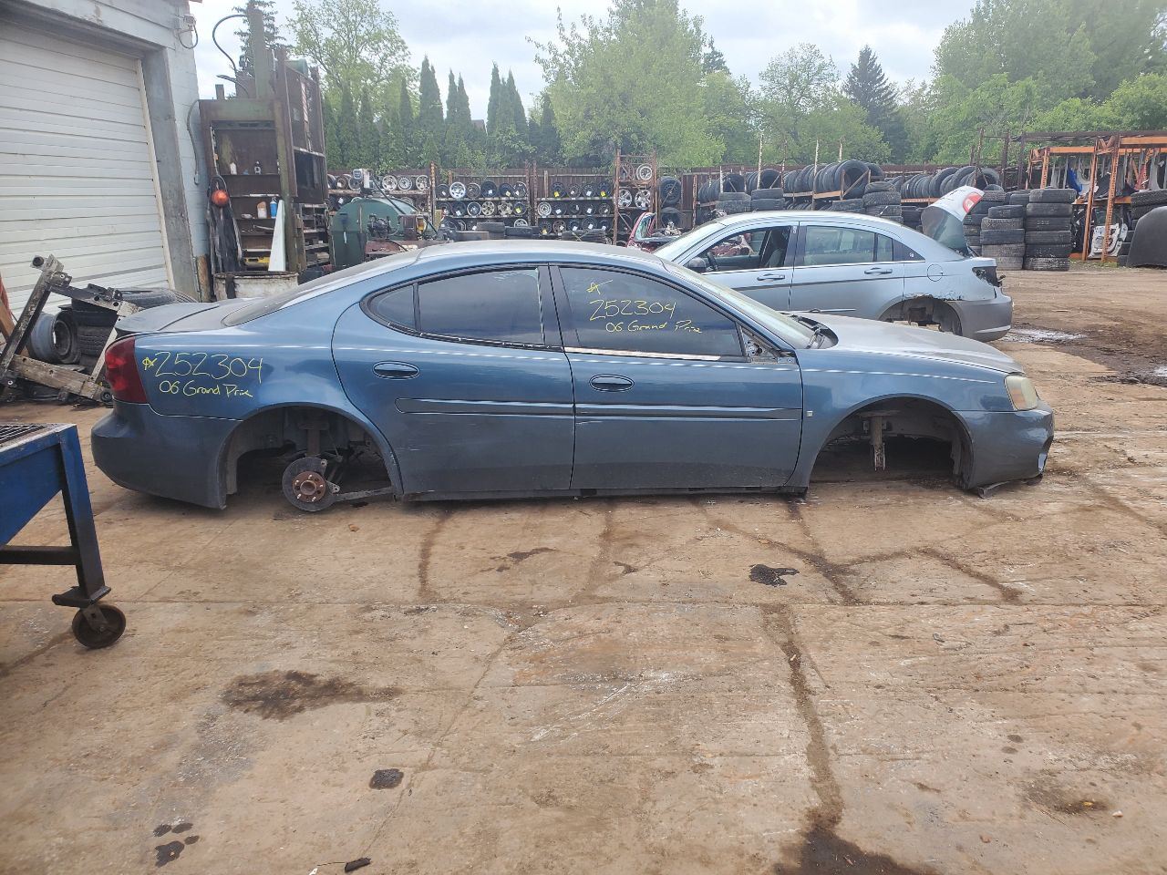 https://f005.backblazeb2.com/file/img-partshotlines-com/Inventory/MA726/Vehicle/40477_08.jpg
