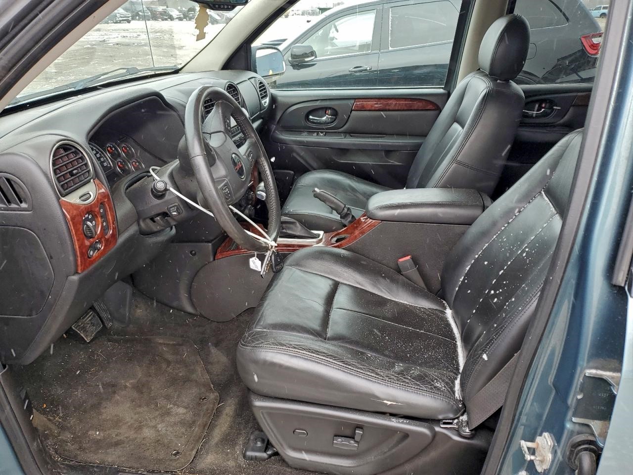 https://f005.backblazeb2.com/file/img-partshotlines-com/Inventory/MA734/Vehicle/23535_07.jpg