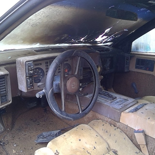 https://f005.backblazeb2.com/file/img-partshotlines-com/Inventory/MA734/Vehicle/23640_09.jpg