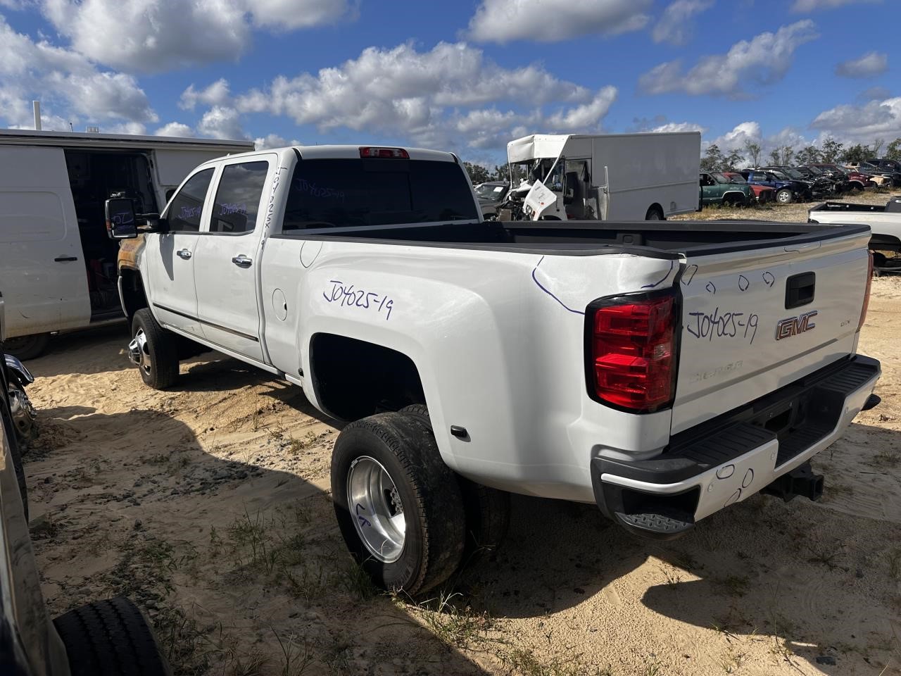 https://f005.backblazeb2.com/file/img-partshotlines-com/Inventory/MA79/Vehicle/78640_06.jpg