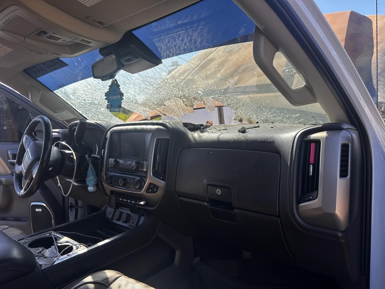 https://f005.backblazeb2.com/file/img-partshotlines-com/Inventory/MA79/Vehicle/78640_11.jpg