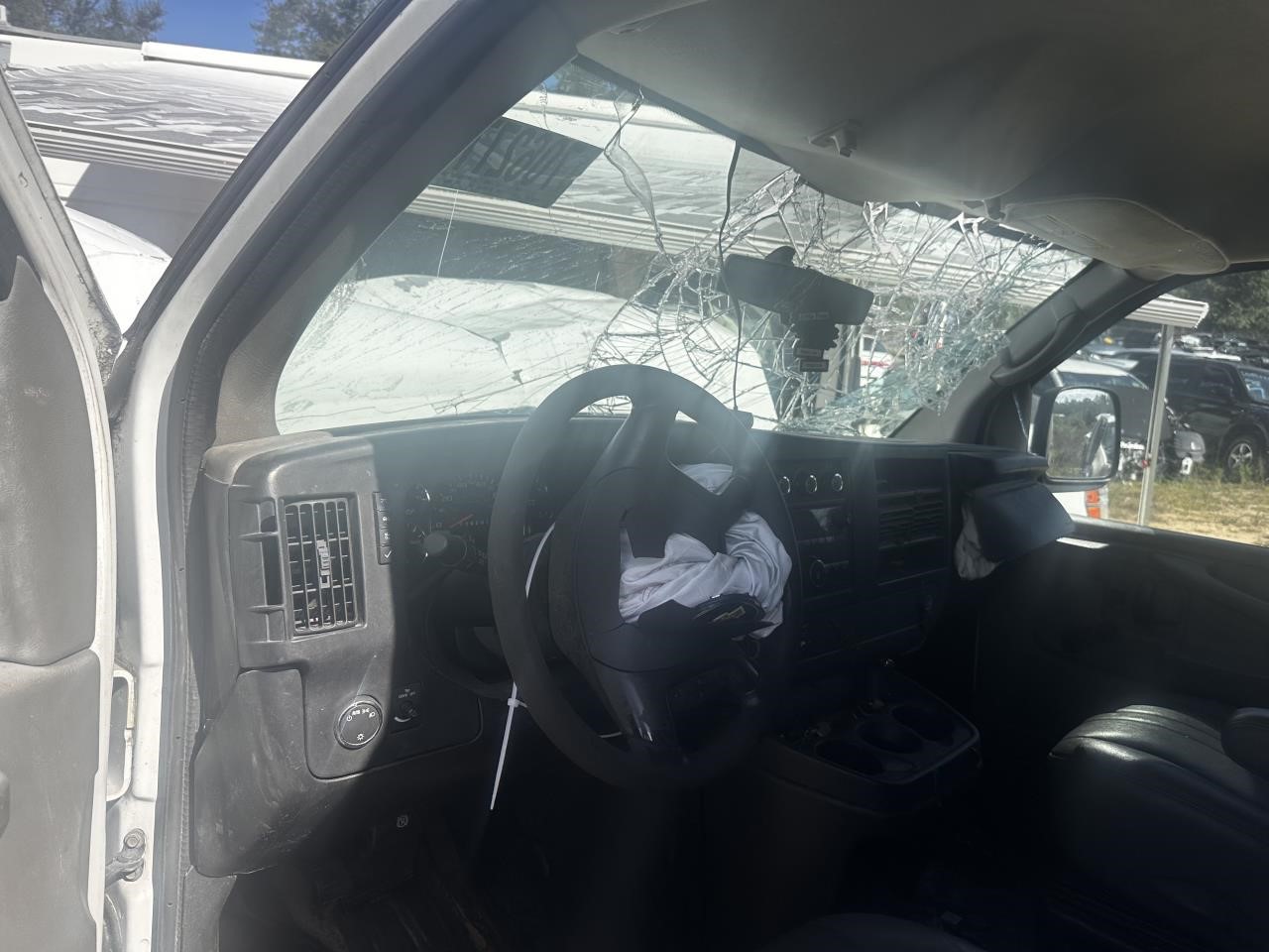 https://f005.backblazeb2.com/file/img-partshotlines-com/Inventory/MA79/Vehicle/78725_07.jpg
