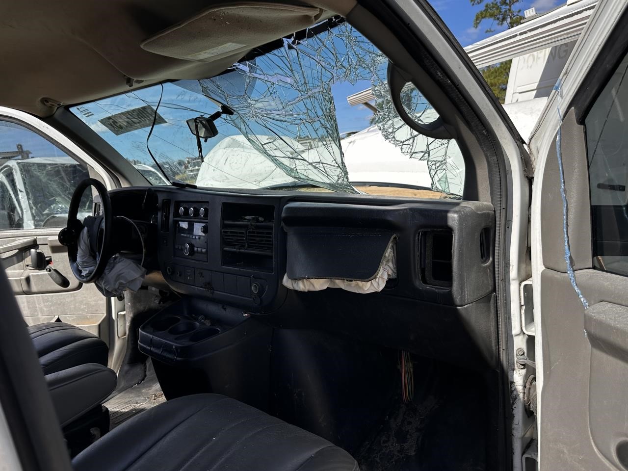 https://f005.backblazeb2.com/file/img-partshotlines-com/Inventory/MA79/Vehicle/78725_10.jpg