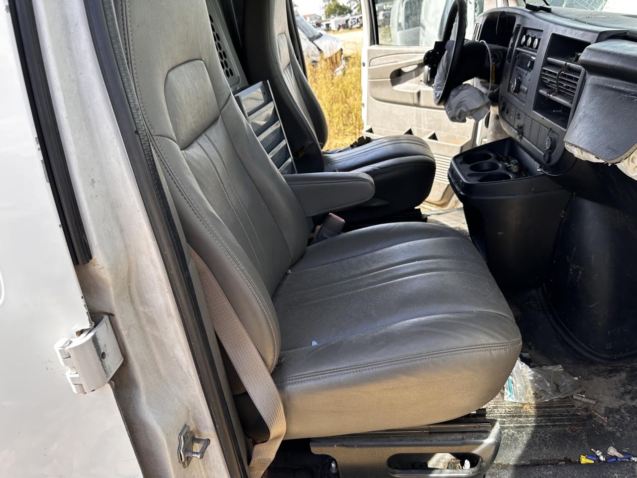 https://f005.backblazeb2.com/file/img-partshotlines-com/Inventory/MA79/Vehicle/78725_12.jpg