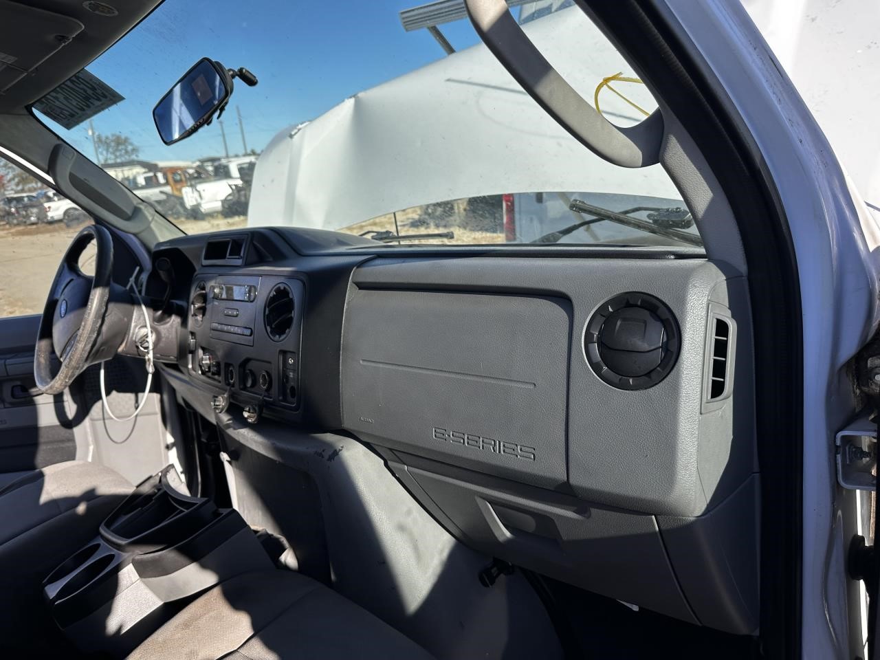 https://f005.backblazeb2.com/file/img-partshotlines-com/Inventory/MA79/Vehicle/79423_12.jpg