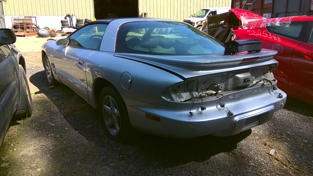 https://f005.backblazeb2.com/file/img-partshotlines-com/Inventory/NE174/Vehicle/25064_03.jpg