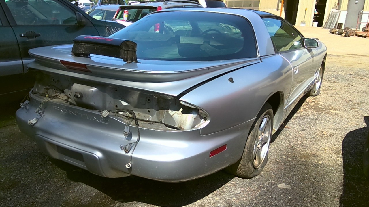 https://f005.backblazeb2.com/file/img-partshotlines-com/Inventory/NE174/Vehicle/25064_04.jpg