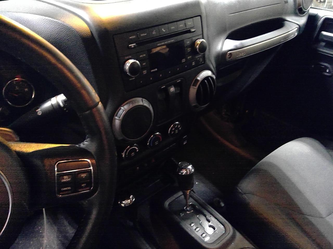 https://f005.backblazeb2.com/file/img-partshotlines-com/Inventory/NE175/Vehicle/39598_08.jpg